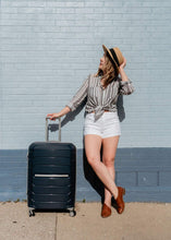 Cargar imagen en el visor de la galería, Samsonite Freeform Hardside Expandable with Double Spinner Wheels, Navy, 2-Piece Set (21/28)