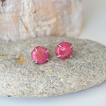 Cargar imagen en el visor de la galería, Natural Raw Ruby Stud Earrings - Pink Crystal in Italian Sterling Silver - For Bridesmaid, Bride, Girlfriend
